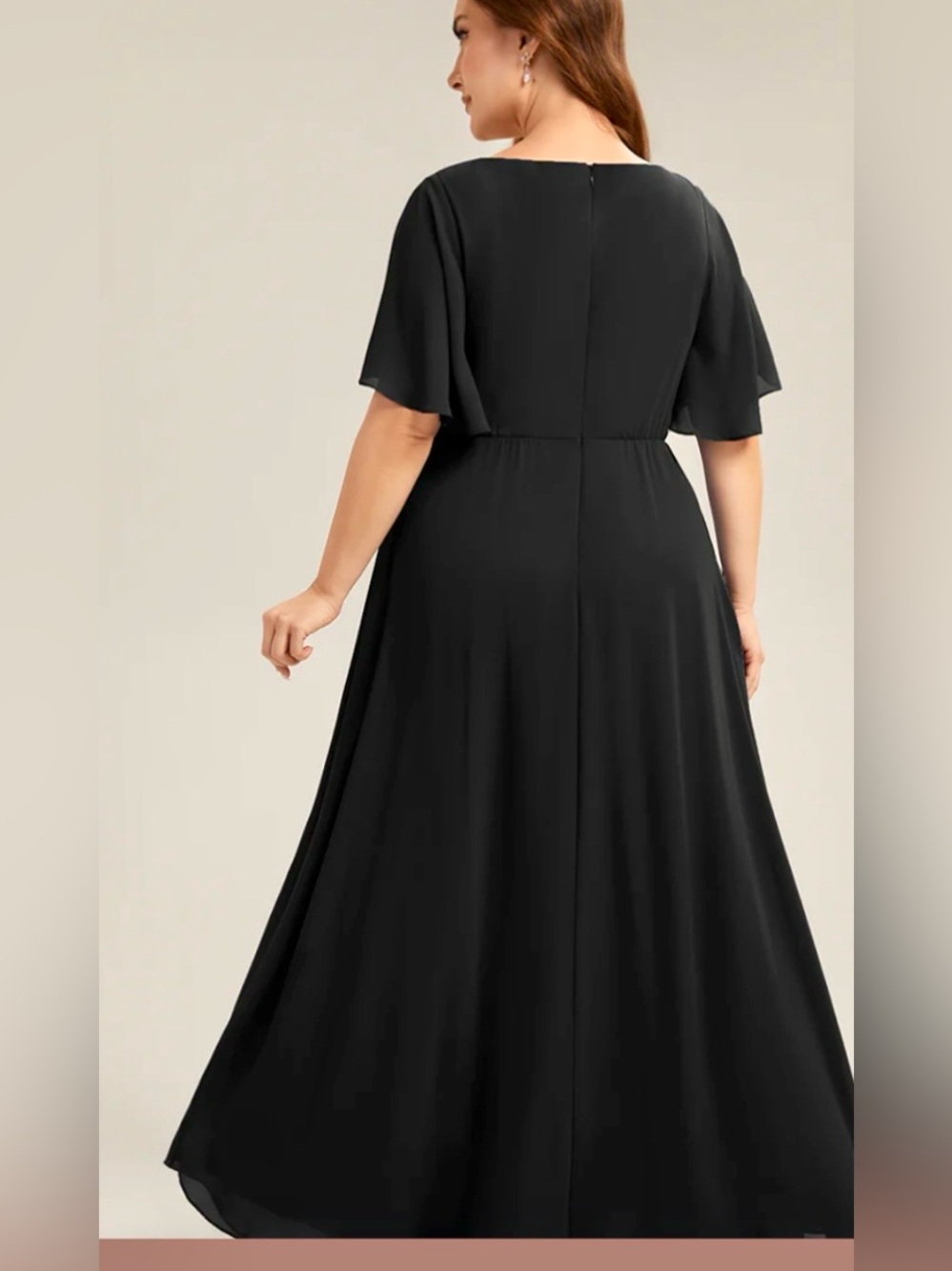 Elegant Black V-Neck Maxi Dress with Lace Waist Detail - Picture 2 of 6